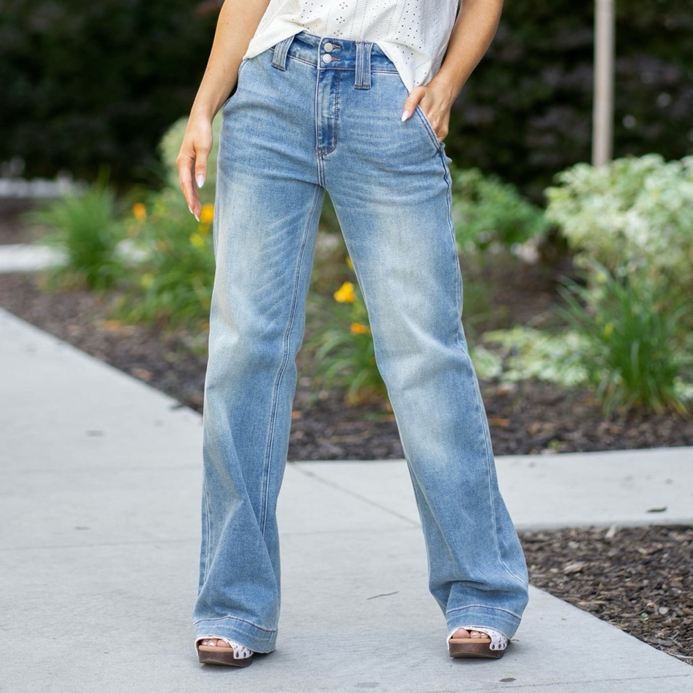 Judy Blue Power Play High Rise Wide Leg Jean Light Blue NWT - Picture 11 of 13